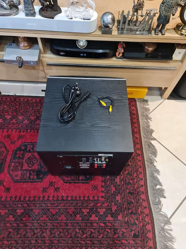 Polk Audio PSW 12 - 12 Inch Powered Subwoofer