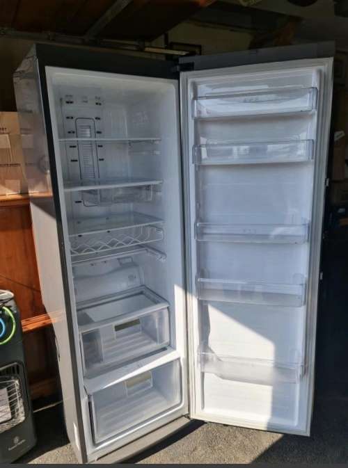 Samsung RR82EEIS Premium Upright Fridge