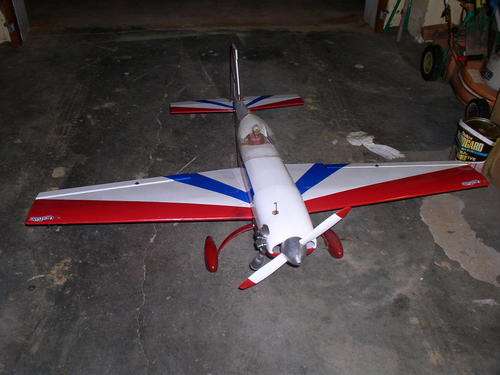 Great Planes Extra 300S met Saito 125 Four Stroke