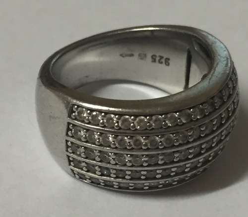 ***BARGAIN*** 925 STERLING SILVER LADIES RING INCL 93 WHITE STONES SIZE 9 (FREE SHIPPING)