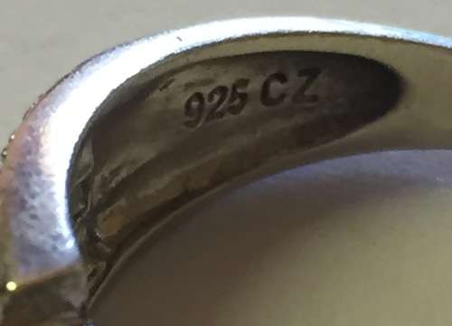 ***BARGAIN*** 925 STERLING SILVER FASHION LADIES RING SIZE 9 (FREE SHIPPING)
