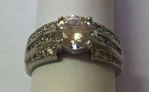***BARGAIN*** 925 STERLING SILVER FASHION LADIES RING SIZE 9 (FREE SHIPPING)