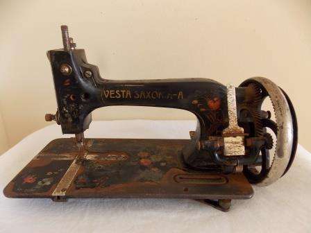 VERY RARE 1/2 SIZE VESTA SAXONIA SEWING MACHINE