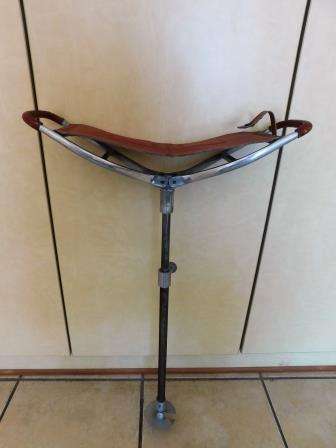 SHOOTING STICK