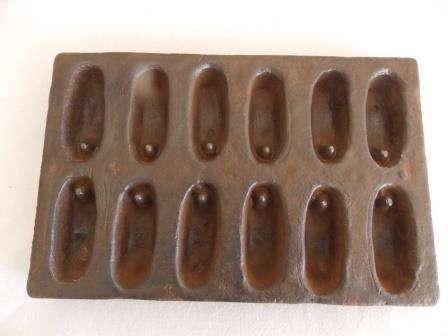 CAST IRON 12 SINKER MOLD
