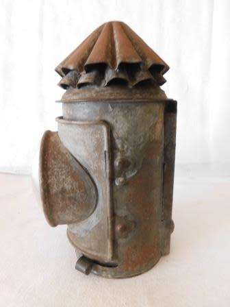 HAND HELD BOAT SIGNAL LANTERN