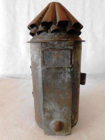 HAND HELD BOAT SIGNAL LANTERN