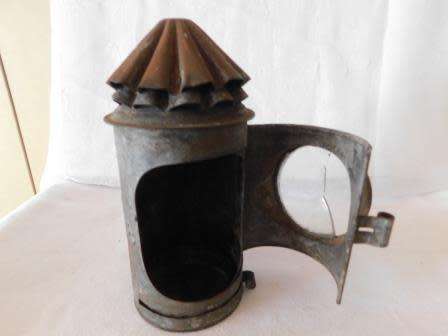 HAND HELD BOAT SIGNAL LANTERN