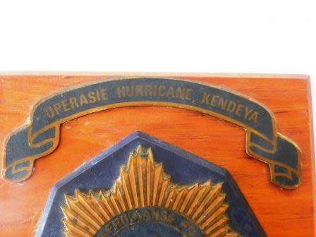 SA POLICE COPPER AND WOOD PLAQUE OPERASIE HURRICANE KENDYA JULIET KOMPANIE 1974 RHODESIë