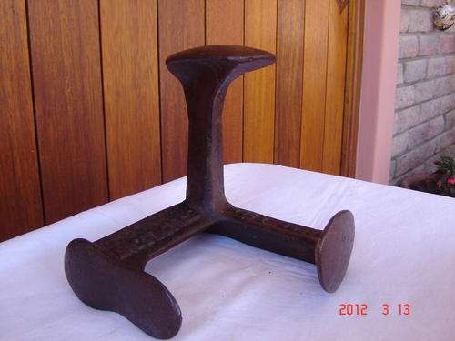 SHOE MAKERS ANVIL (ALSO KNOWN AS A BOOT-TREE)