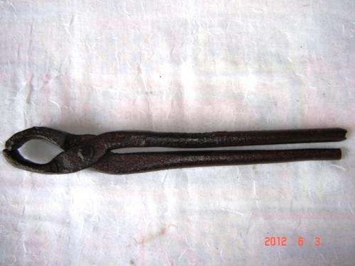 ANTIQUE BLACKSMITH TOOL