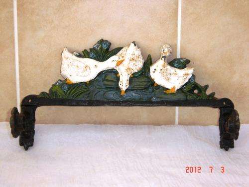CAST IRON PAPER TOWEL HOLDER