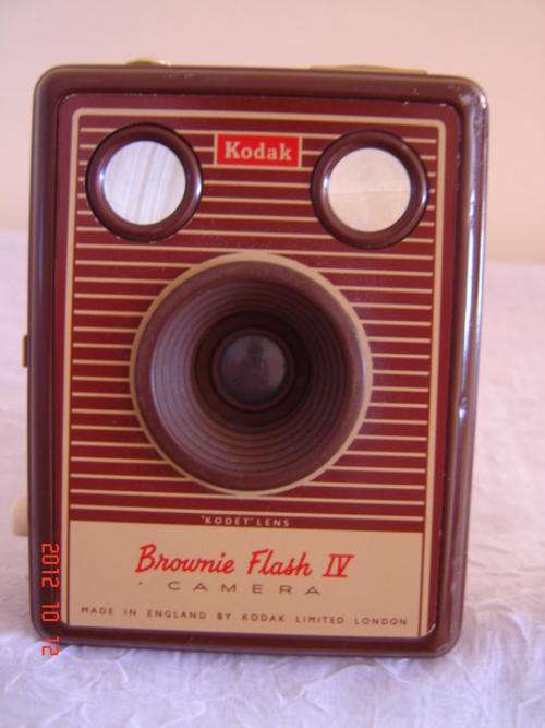 BROWNIE FLASH IV CAMERA - VERY RARE