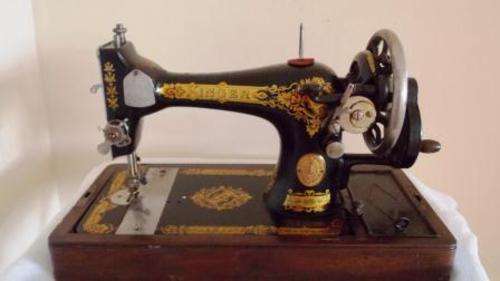 1927 SINGER SEWING MACHINE