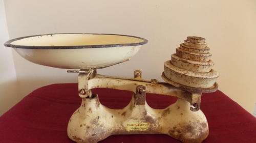 PHILIP & TACKEY LTD SCALE FULLHAM ENGLAND WITH WEIGHTS