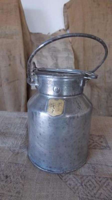VINTAGE 1/2 GAL MILK CAN