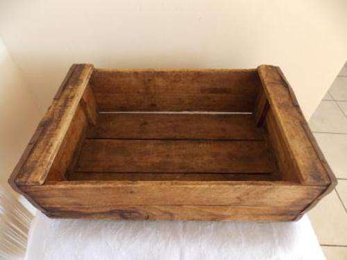 VINTAGE WOODEN CRATE
