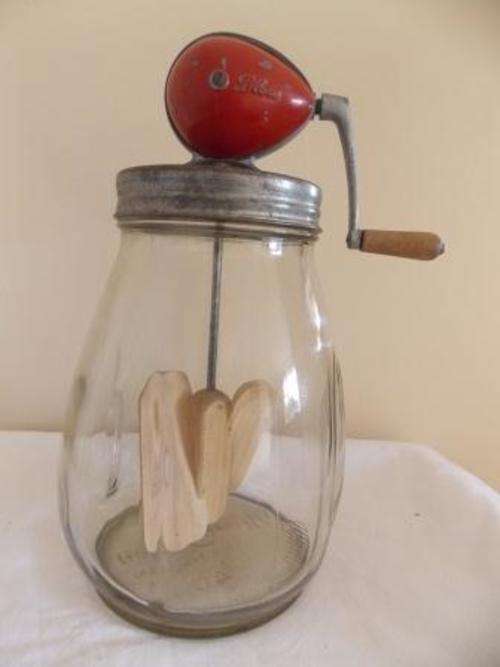 VINTAGE BLOW BUTTER CHURN IN EXCELLENT CONDITION