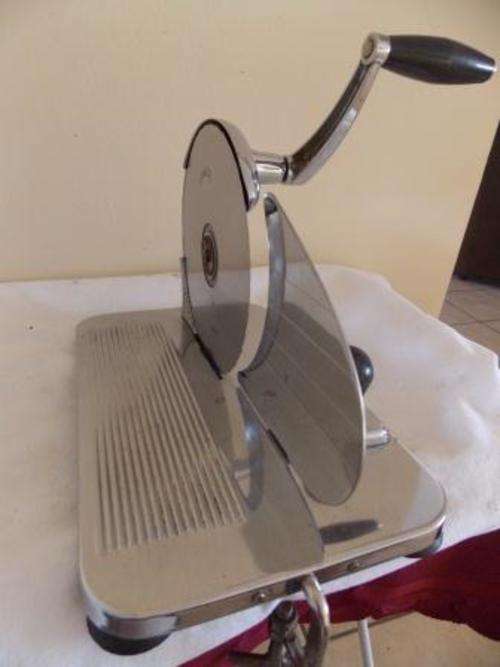 PINEWARE STAINLESS STEEL BREAD/MEAT SLICER