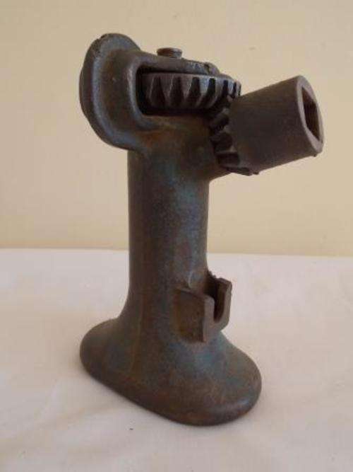 VINTAGE MECHANICAL JACK