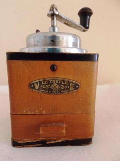 FRENCH WOODEN COFFEE GRINDER V LE TREFLE
