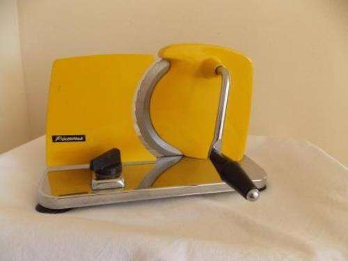 PINEWARE STAINLESS STEEL BREAD SLICER