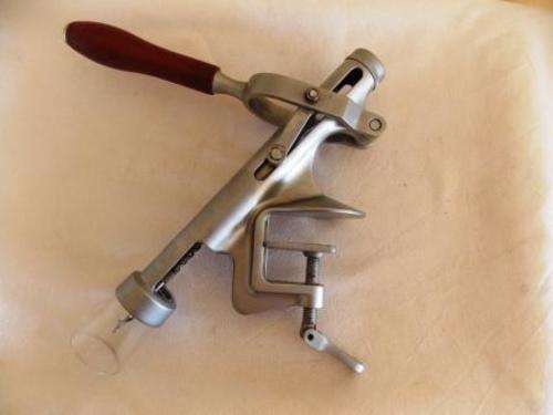 TABLE MOUNTED CORCK SCREW OPENER