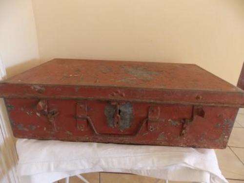 METAL TRUNK