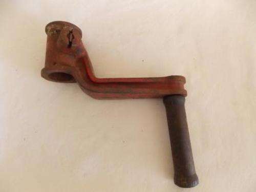 CRANKING HANDLE