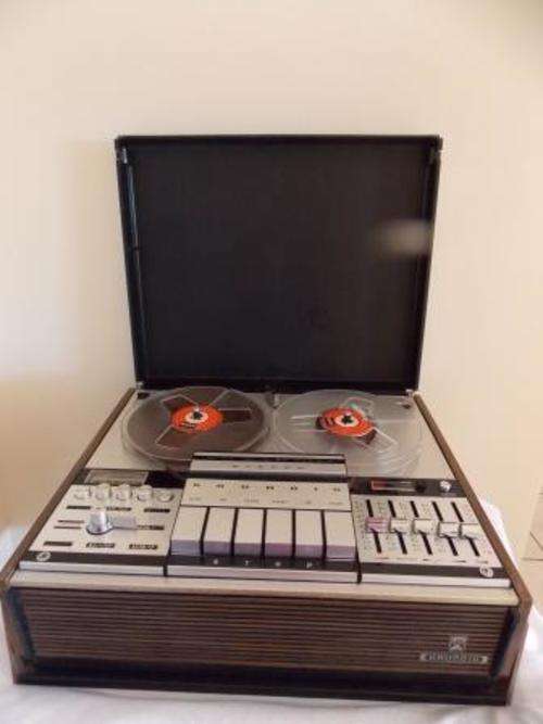 GRUNDIG HI-FI STEREO TAPE RECORDER TK248