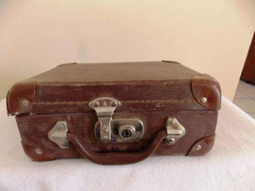 VINTAGE SUITCASE