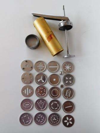 SAWA 71 COOKIE PRESS SWEDEN WITH 22 ATTACHMENTS