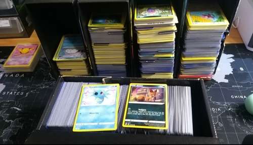 50 Card pokemon bundles **10 x Holos guaranteed**