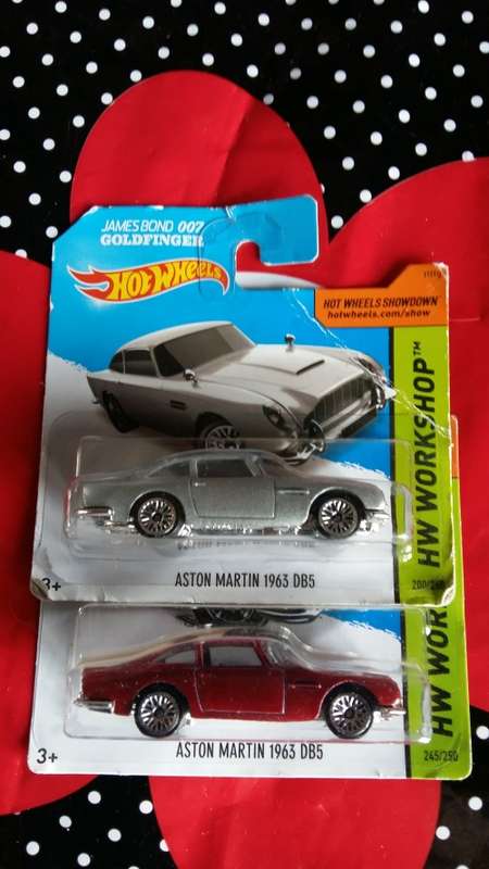 hotwheels hot wheels Aston martin 1963 DB5 red and silver