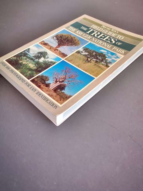 Field Guide to The Trees of The Kruger National Park by Piet van Wyk