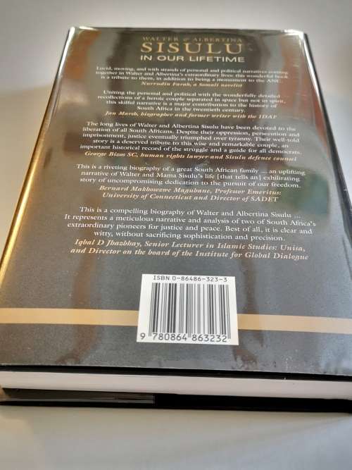 WALTER AND ALBERTINA SISULU : IN OUR LIFETIME by Elinor Sisulu
