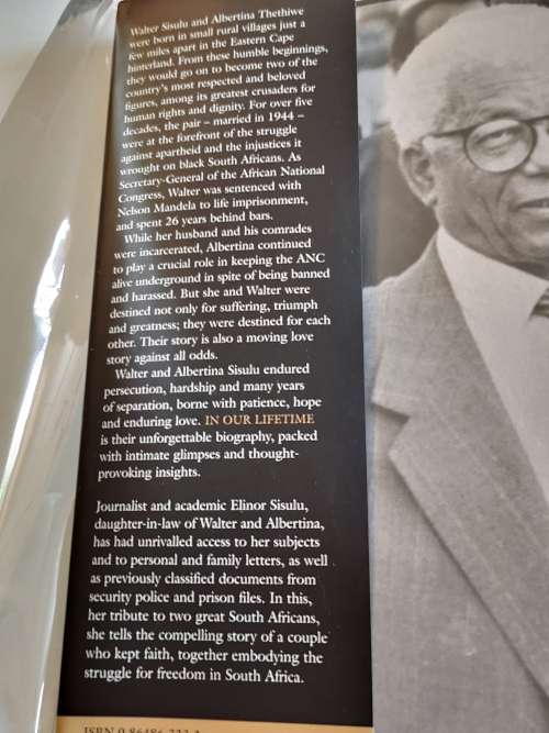 WALTER AND ALBERTINA SISULU : IN OUR LIFETIME by Elinor Sisulu