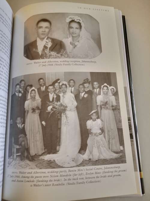 WALTER AND ALBERTINA SISULU : IN OUR LIFETIME by Elinor Sisulu