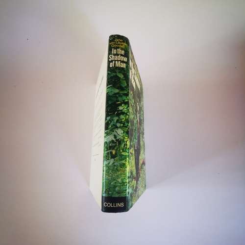 In the Shadow of Man by Jane van Lawick-Goodall