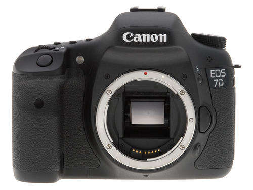 Canon EOS 7D 18.0MP Digital SLR Camera (BODY ONLY) SHUTTER COUNT: 17000