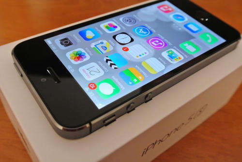 ORIGINAL APPLE iPHONE 5s 32GB SPACE-GREY WITH ALL ORIGINAL PACKAGING