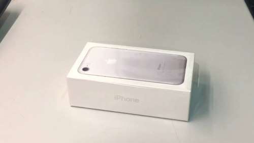 **BRAND NEW SEALED**ORIGINAL APPLE iPHONE 7 PLUS 256GB (SILVER)