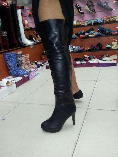 ***CLEARANCE SALE*** LADIES KNEE HIGH PLATFORM HEELS**