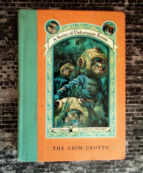 The Grim Grotto (A Series of Unfortunate Events #11) by Lemony Snicket