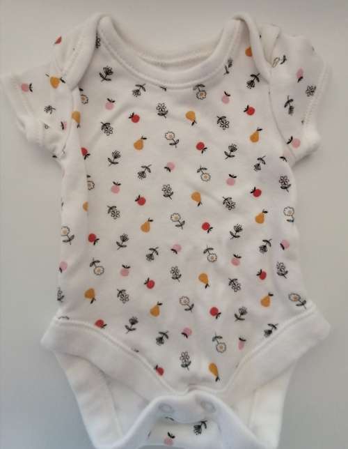 Set of 3 babygrows for premature / tiny baby