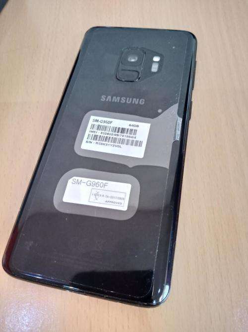 Samsung S9 64GB midnight black Cracked Screen