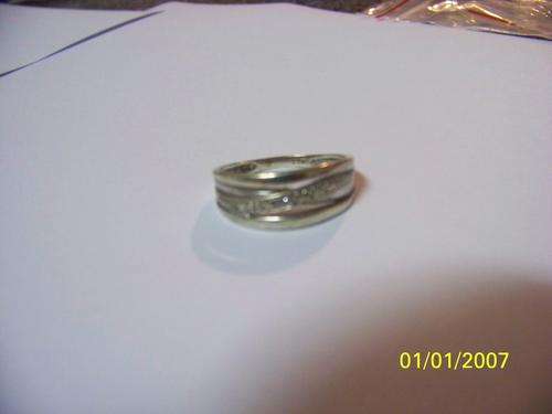 beautiful white gold diamond engagment ring