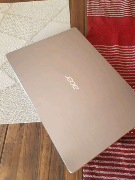 ACER SWIFT 3 **CORE I7 8th Gen**4GB DDR4 RAM**1TB HHD** LIKE NEW ***
