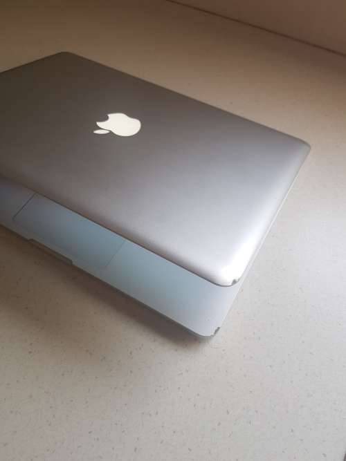 Apple MacBook Pro / Core i5 Processor / 500GB