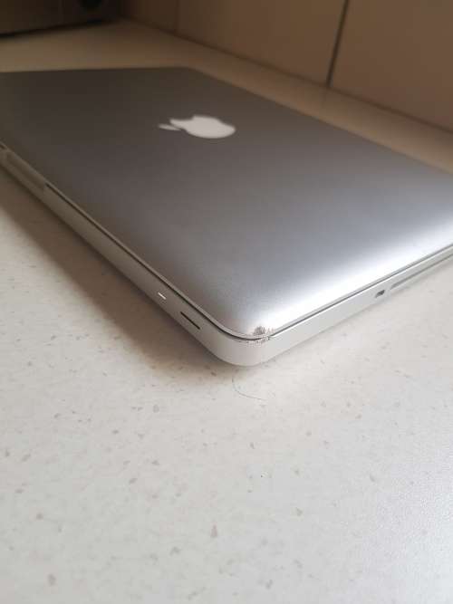 Apple MacBook Pro / Core i5 Processor / 500GB